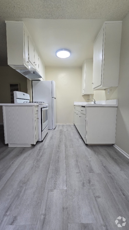 Building Photo - 530 N Wilson Ave Rental