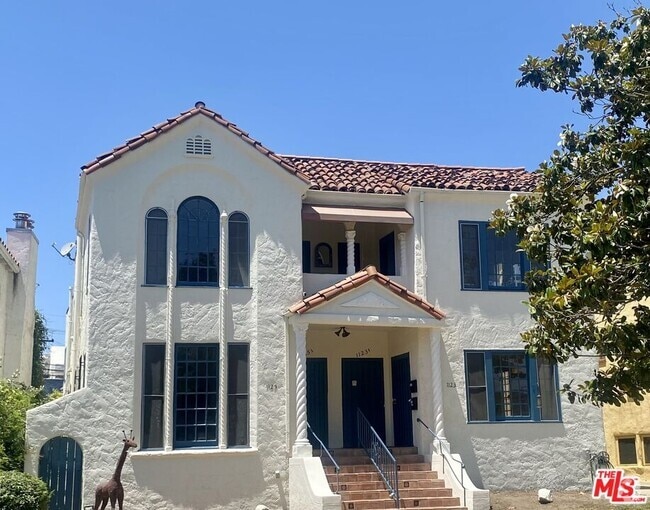 Building Photo - 1123 S Citrus Ave Rental