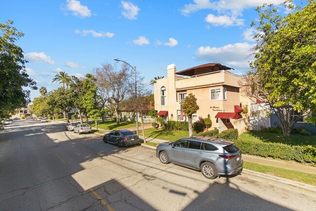 Photo - 321 W Dryden St