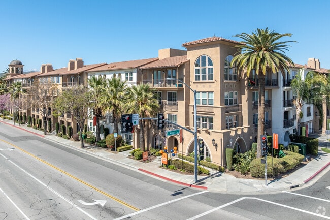 Photo - Raincross Promenade