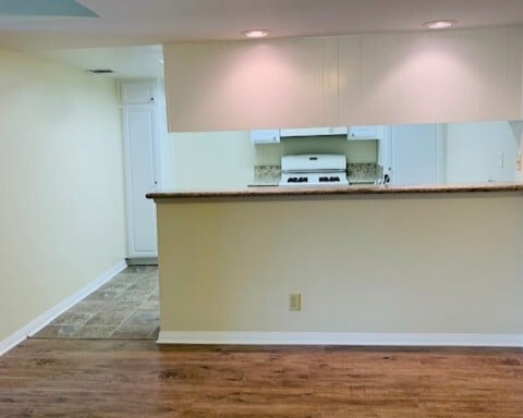 Photo - 360 Hollywood Way
