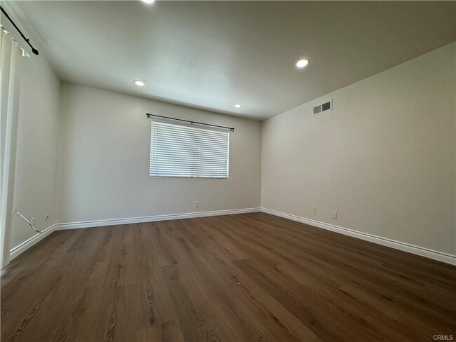 Photo - 5426 McCulloch Ave Unit B