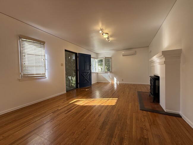 Building Photo - 911 14th St