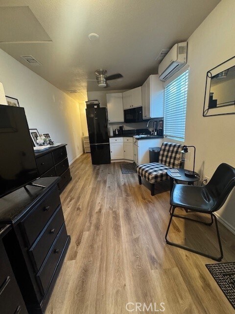 Photo - 1418 Oxford Ave