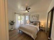 Photo - 325 E Stocker St