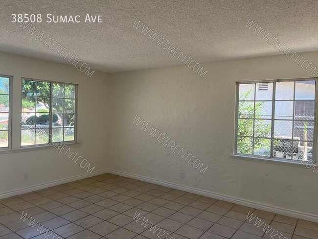 Photo - 38508 Sumac Ave