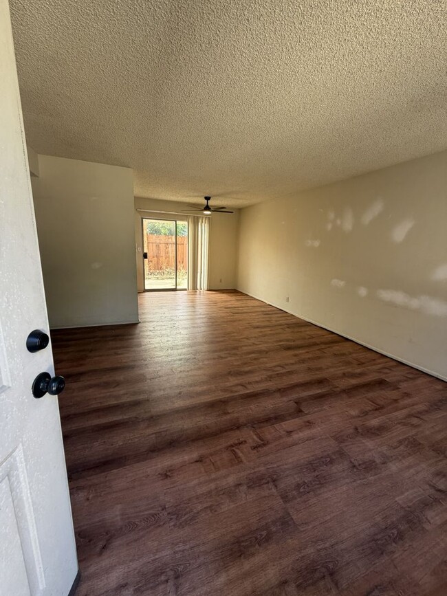 Photo - 1042 W Bennington St Unit C