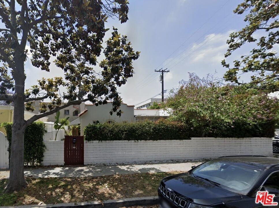 Photo - 8950 Dayton Way House