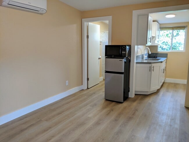 Menlo Studio - Menlo Studio Condo Unit 1