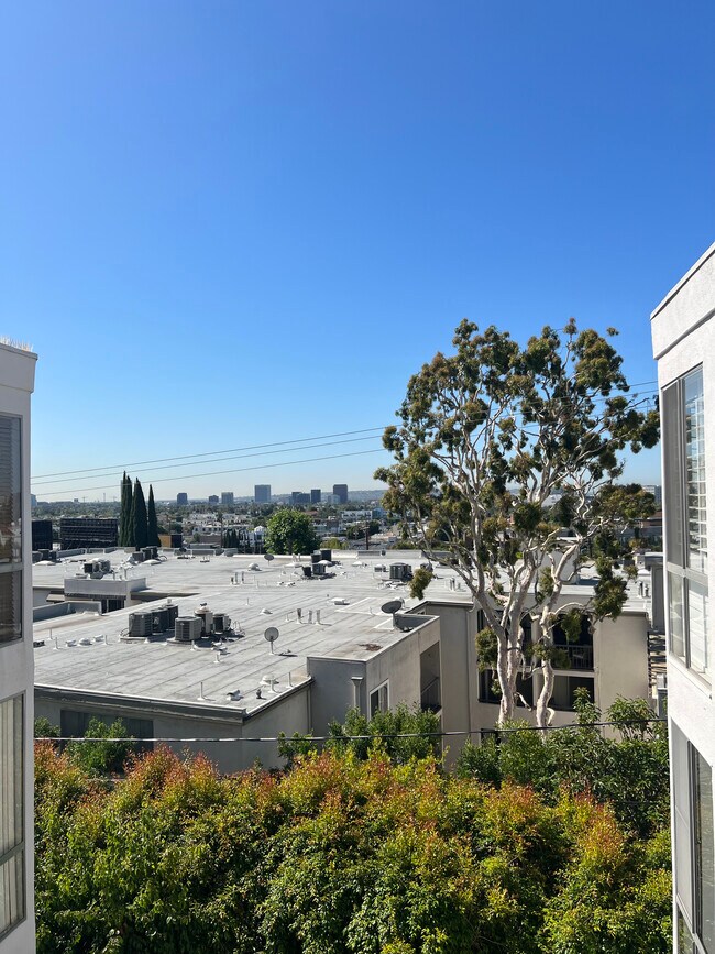 The View - 8530 Holloway Dr Unit 424