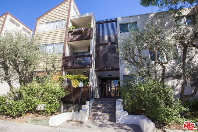 Photo - 6050 Canterbury Dr Unit F205