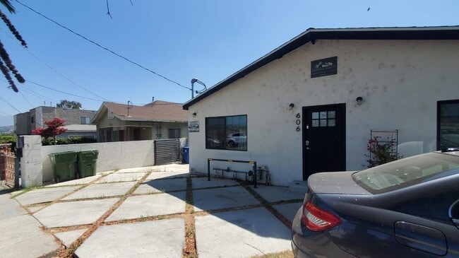 Photo - Fairview Unit 606 Fairview Ave