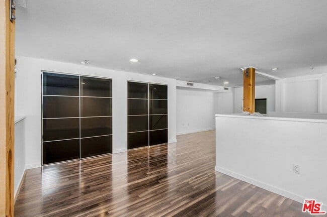 Photo - 4215 Glencoe Ave