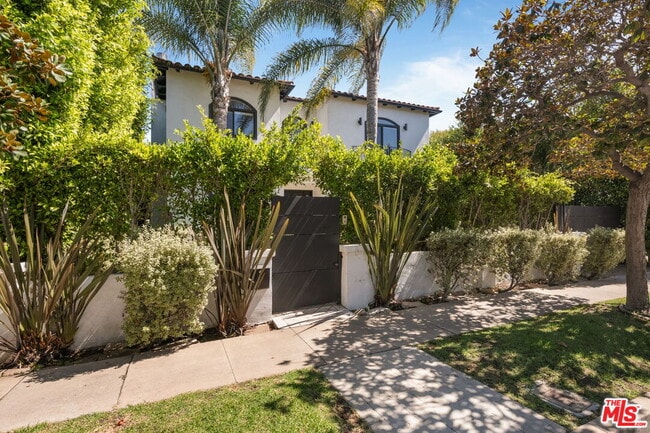 Photo - 2056 Kerwood Ave