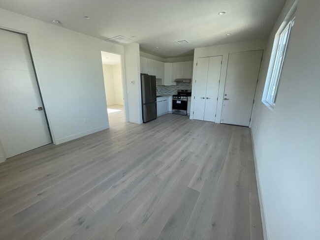 Photo - 266 S Mansfield Ave Apartments Unit 5537