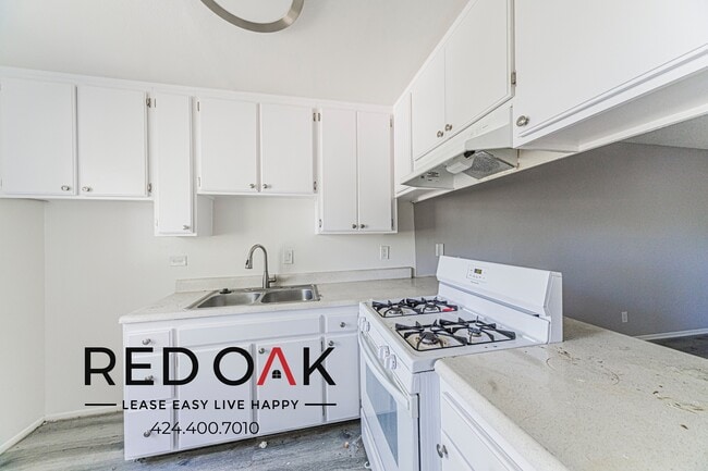 Photo - 8614 Woodley Ave Unit 307