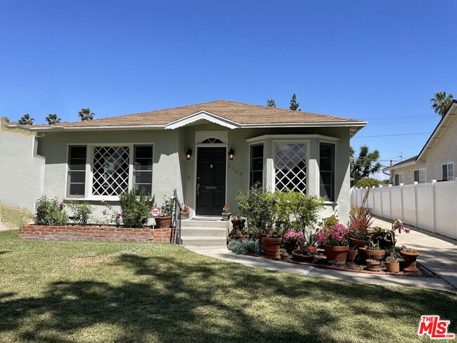 Building Photo - 5048 Enfield Ave