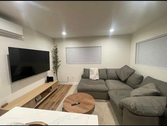 Photo - 6319 Camellia Ave