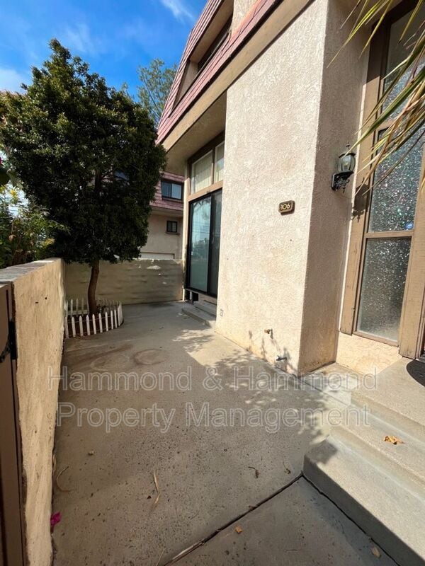Photo - 9000 Vanalden Ave