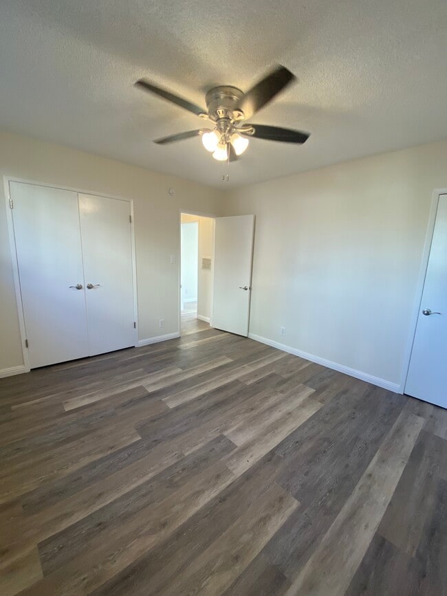 Photo - Mar Vista-Palms Apartments