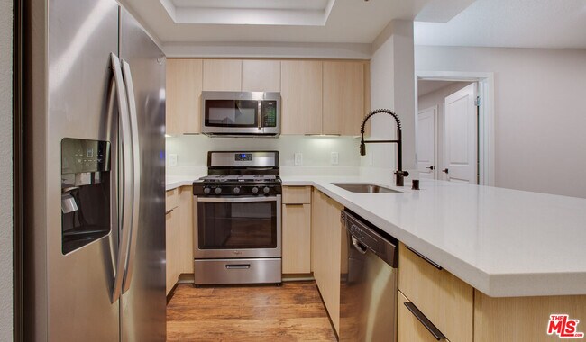 Photo - 7660 Beverly Blvd Unit 256