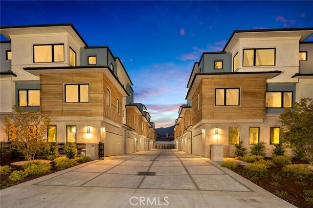 Photo - 903 W Duarte Rd Unit B