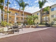 Photo - 360 Hollywood Way