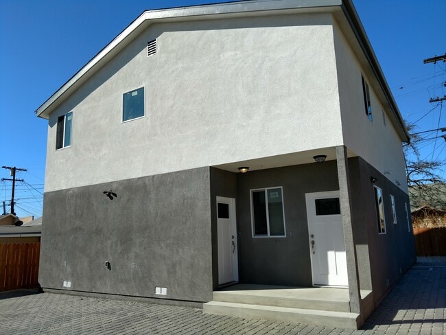 Building Photo - 3961 Halldale Ave Unit 1