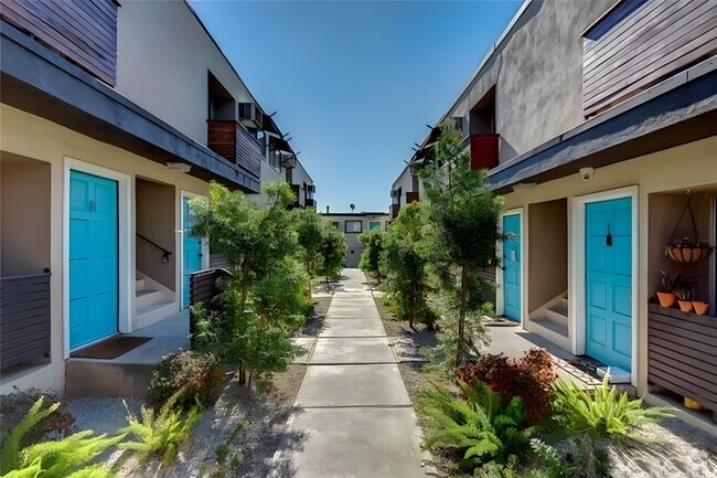 Building Photo - 1305 N Garfield Ave Rental