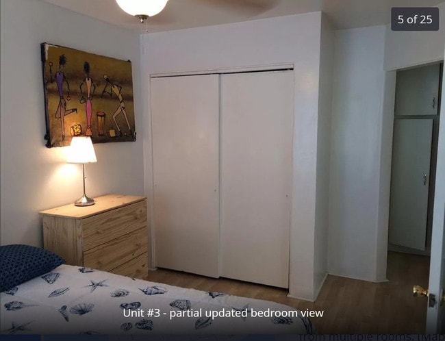 Part of bedroom - walk in closet - 712 Zanzibar Ct Unit B