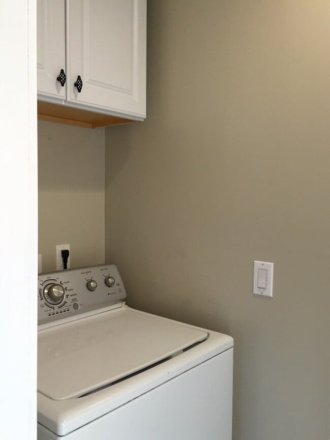 Photo - 153 S La Peer Dr Unit Charming Guesthouse