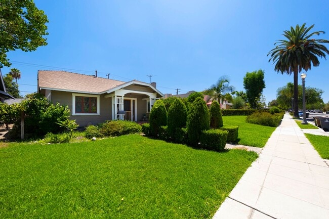 Photo - Classic Anaheim Living with Prime Location