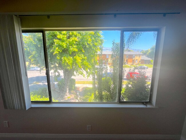 Photo - 513 W G St Unit 513