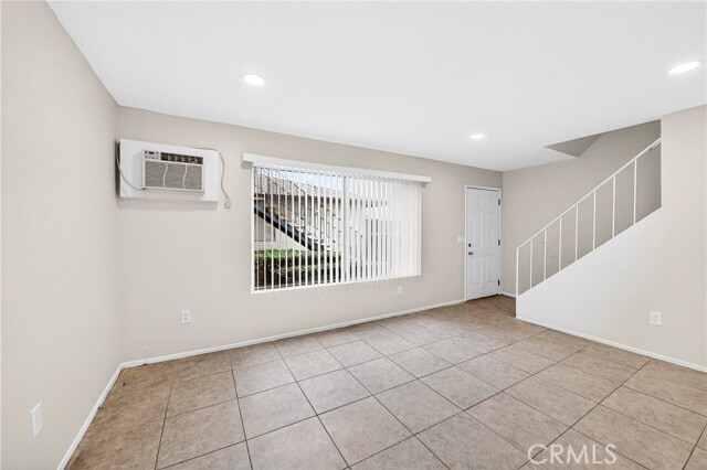 Photo - 160 Greentree Ln