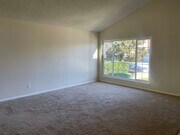 Photo - 15507 Caulfield Ave