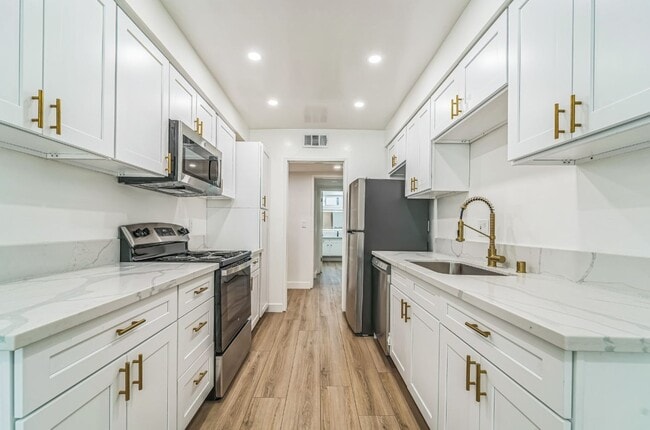 Photo - Embassy Terrace