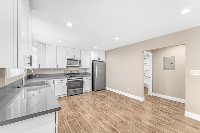 Photo - 2417 W Stanford St