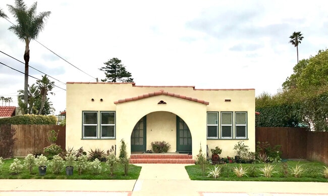 Building Photo - 2218 San Marcos St Unit 2216