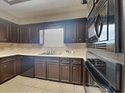 Photo - 5605 Louise St
