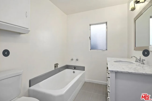 Photo - 121 Crescent Dr Unit C