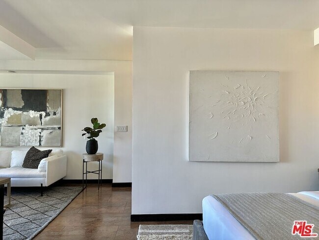 Photo - 999 N Doheny Dr Unit 1207