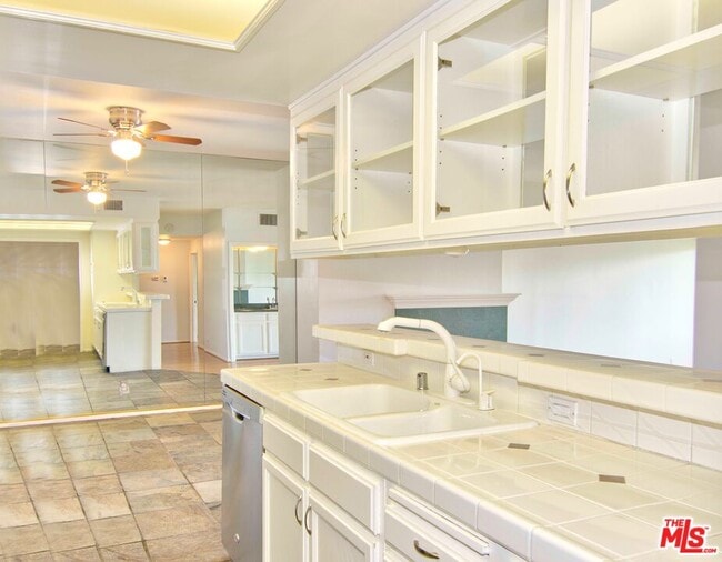 Photo - 521 Montana Ave Unit 301