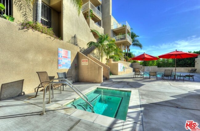 Photo - 2222 Beachwood Dr Unit 302
