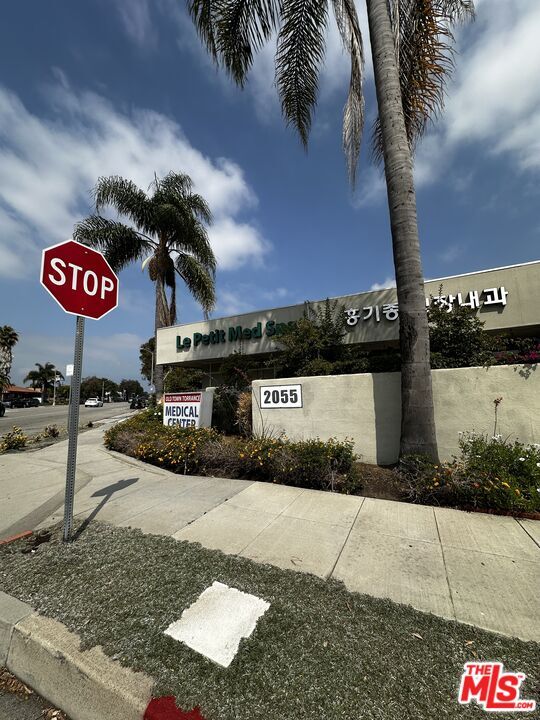 Building Photo - 2055 Torrance Blvd Rental