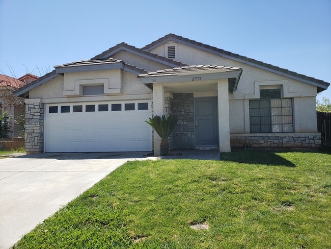 Building Photo - Beautiful home in great neighborhood!