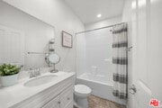 Photo - 10712 Parrot Ave