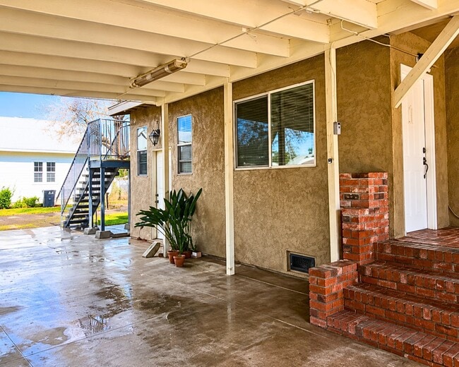 Photo - 860 S Gregory St
