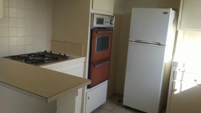 KITCHEN - 11501 Ohio Ave