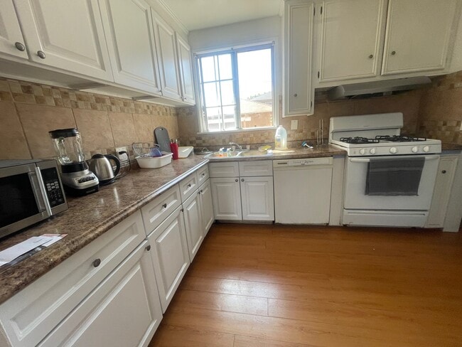 Photo - 15401 Faysmith Ave