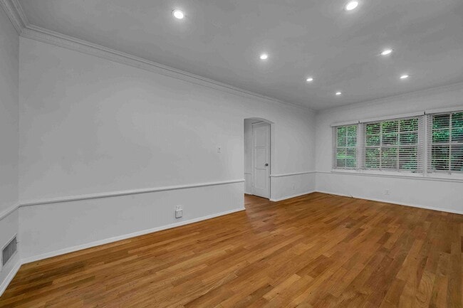 Photo - Large unit walking distance to the triangle! Unit A